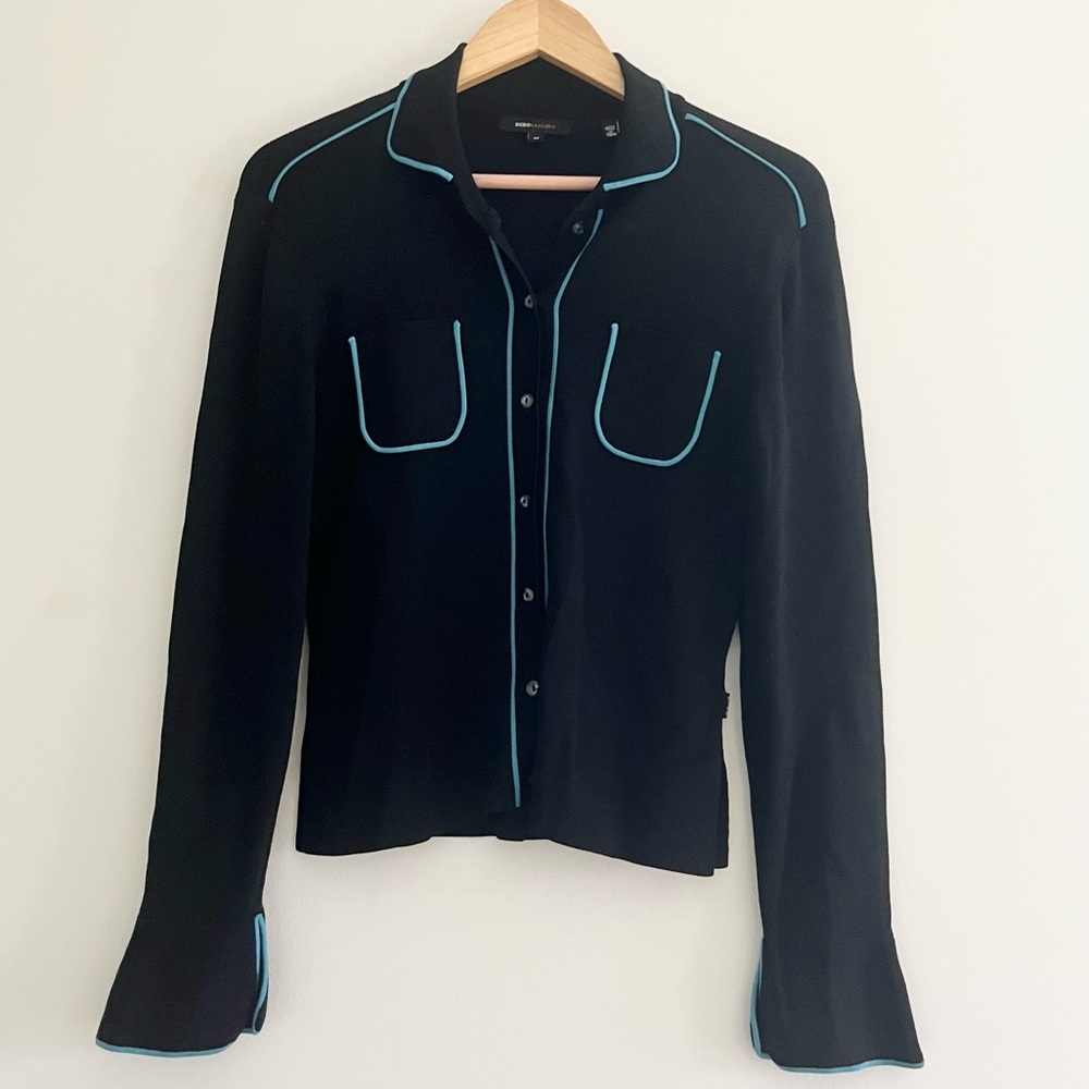 BCBGMaxazria Black Slinky Suit Top w Blue Piping Vented Sleeve Knit Sweater M
